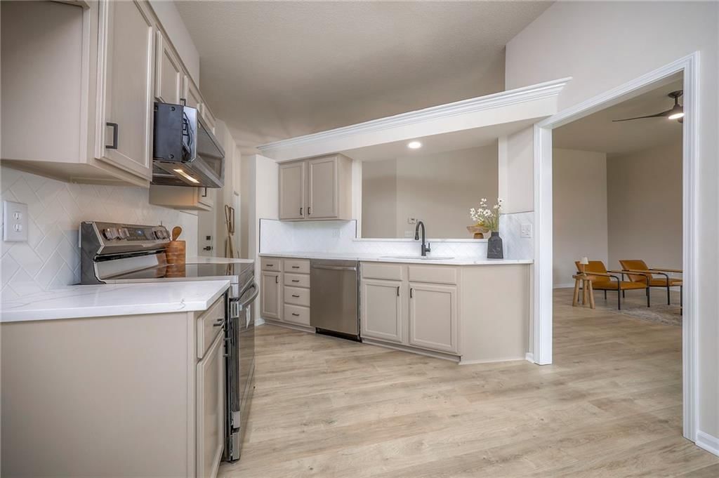 514 N Spruce Street — photo 15