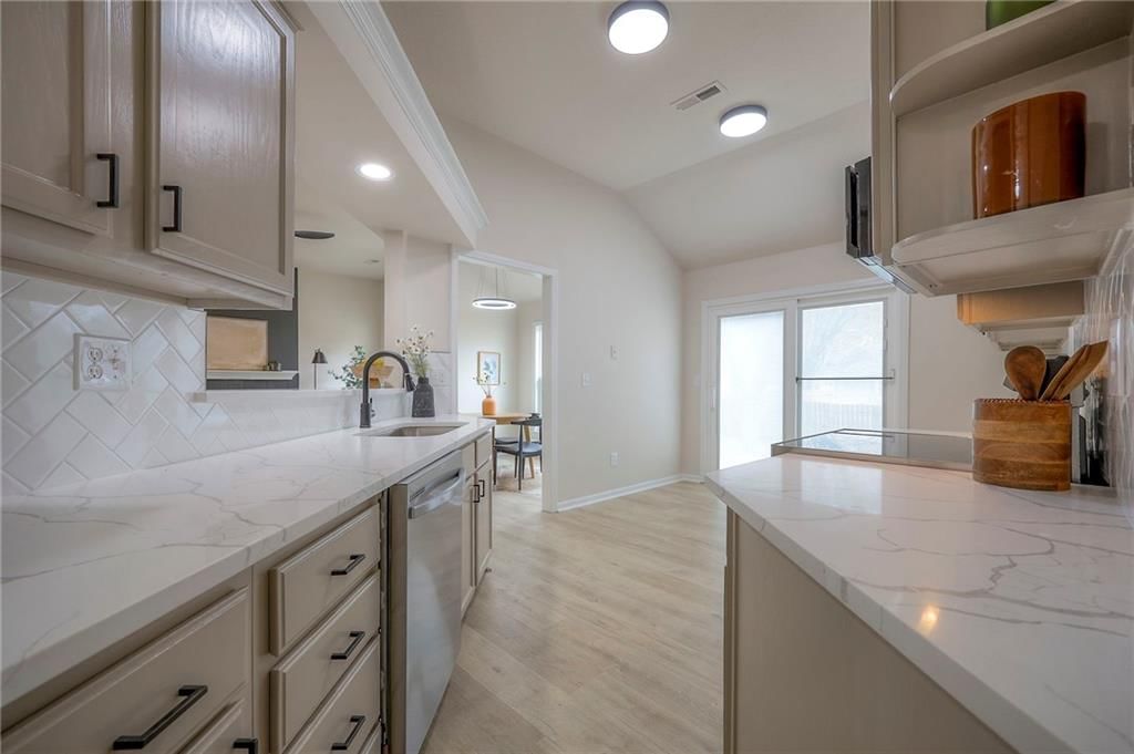 514 N Spruce Street — photo 19