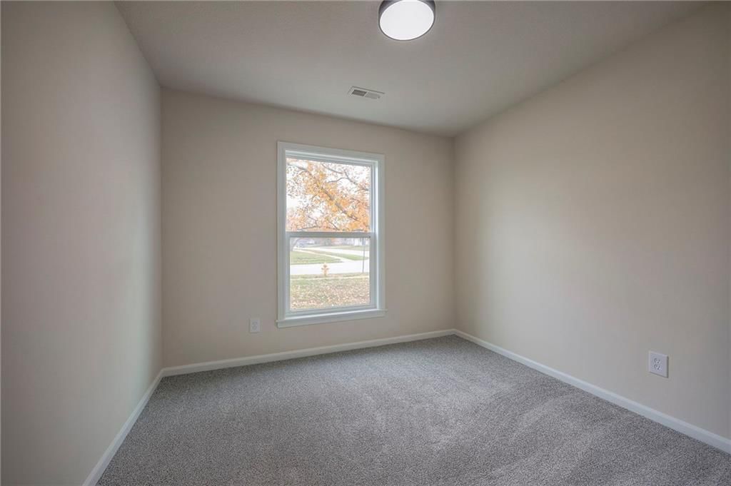 514 N Spruce Street — photo 27