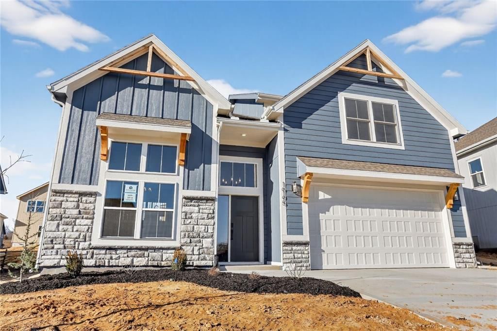 16195 Ryan Circle, Parkville, MO