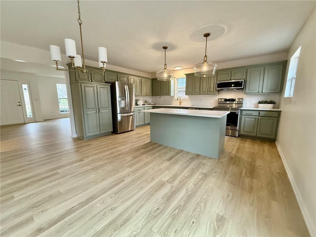 704 Chaucer Lane — photo 4