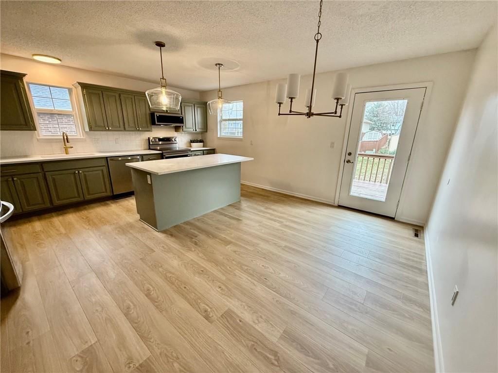 704 Chaucer Lane — photo 9