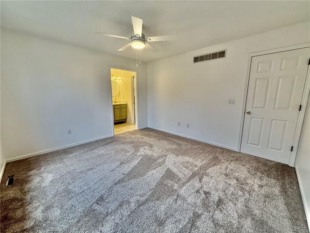 704 Chaucer Lane — photo 10