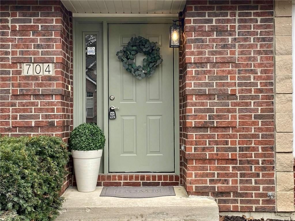 704 Chaucer Lane — photo 28