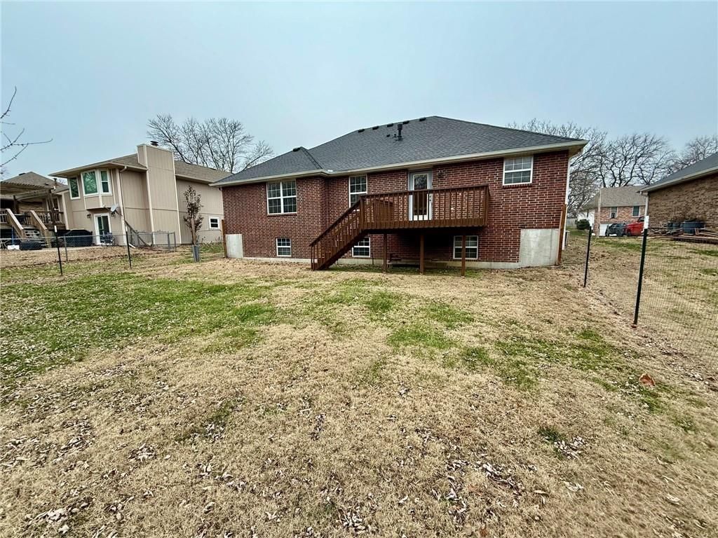 704 Chaucer Lane — photo 30