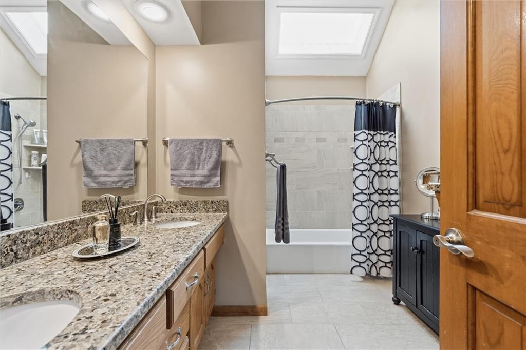 8641 Greenwood Lane — photo 28