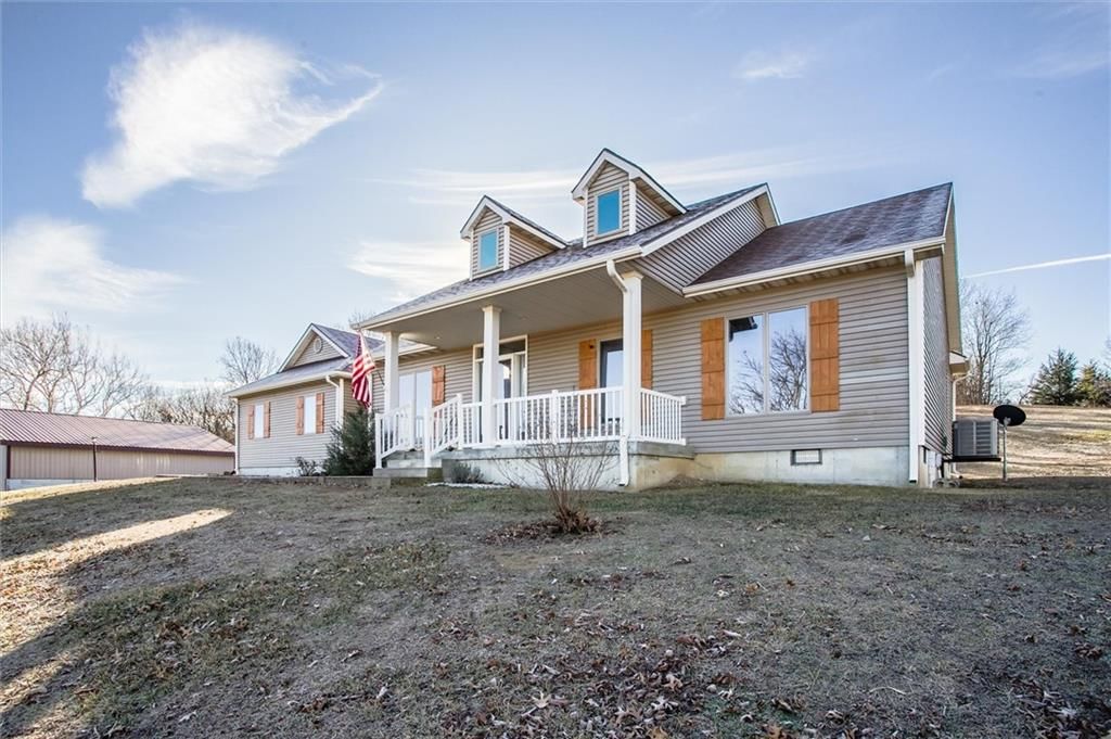 2312 SE Rattle Snake Hill Road — photo 2