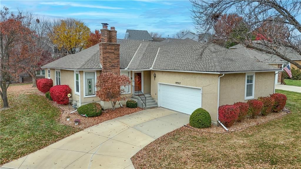 10927 W 97th Circle, Overland Park, KS
