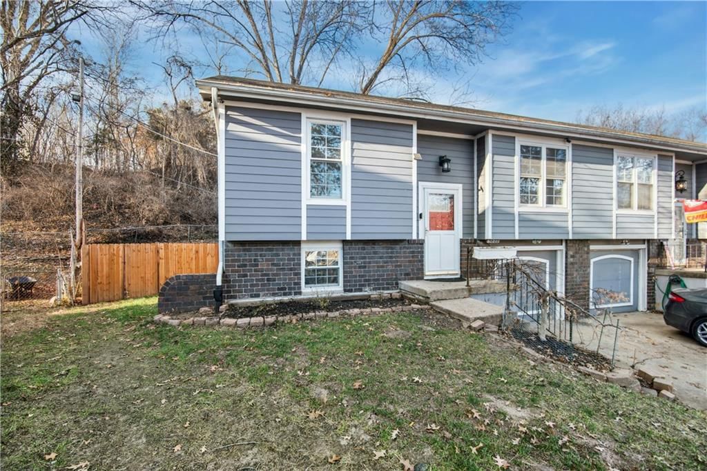 5822 NW Walnut Court — photo 3