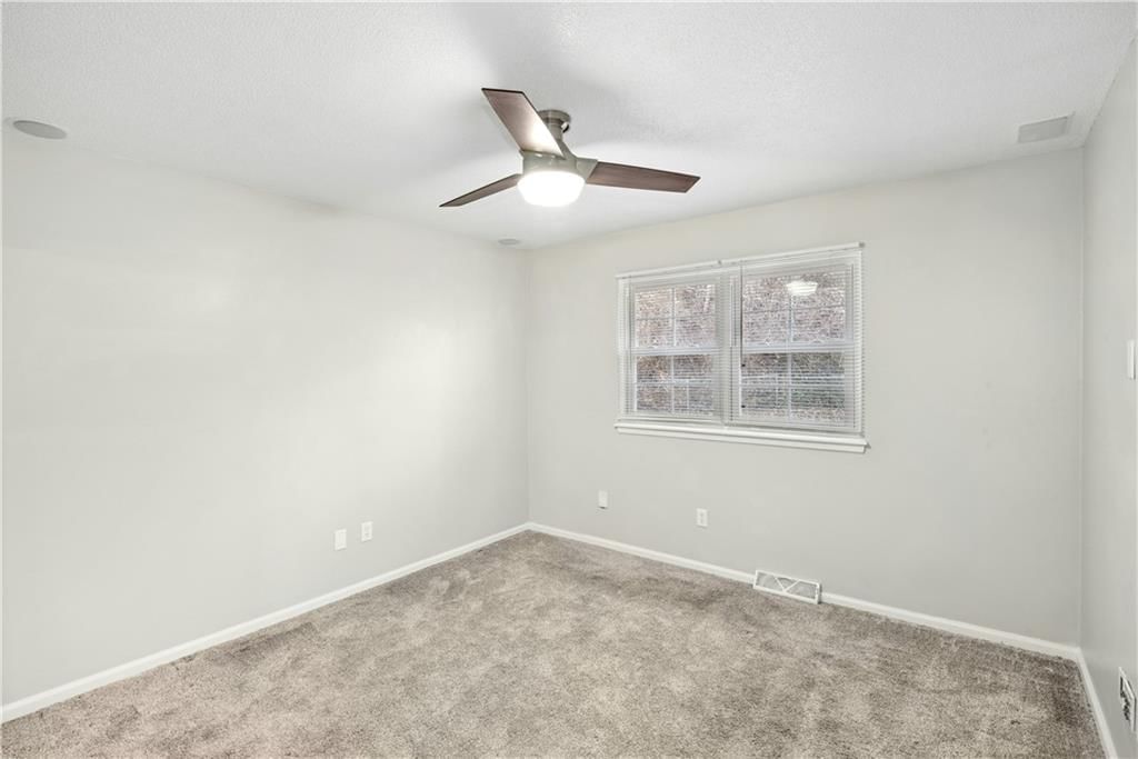 5822 NW Walnut Court — photo 10