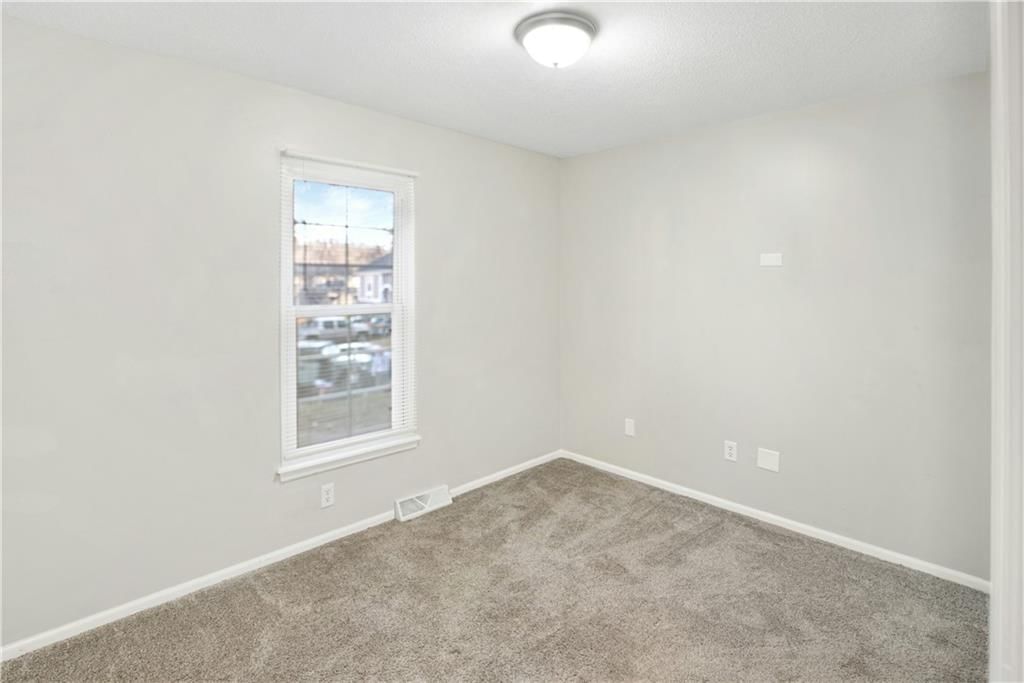 5822 NW Walnut Court — photo 12