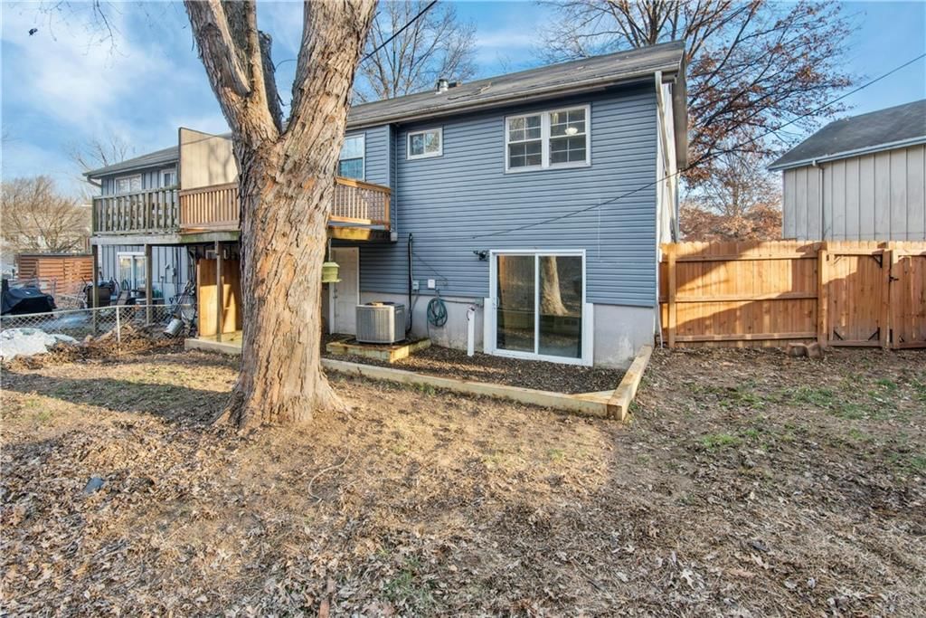 5822 NW Walnut Court — photo 22
