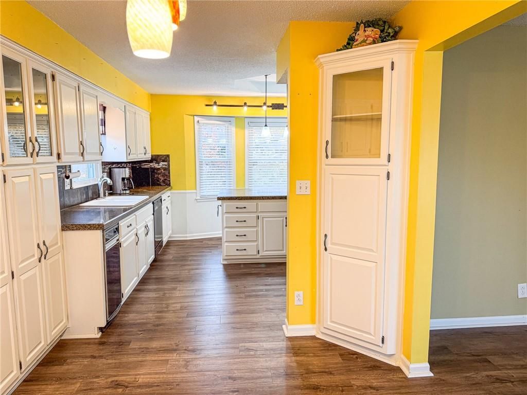 8011 Gillette Street — photo 13