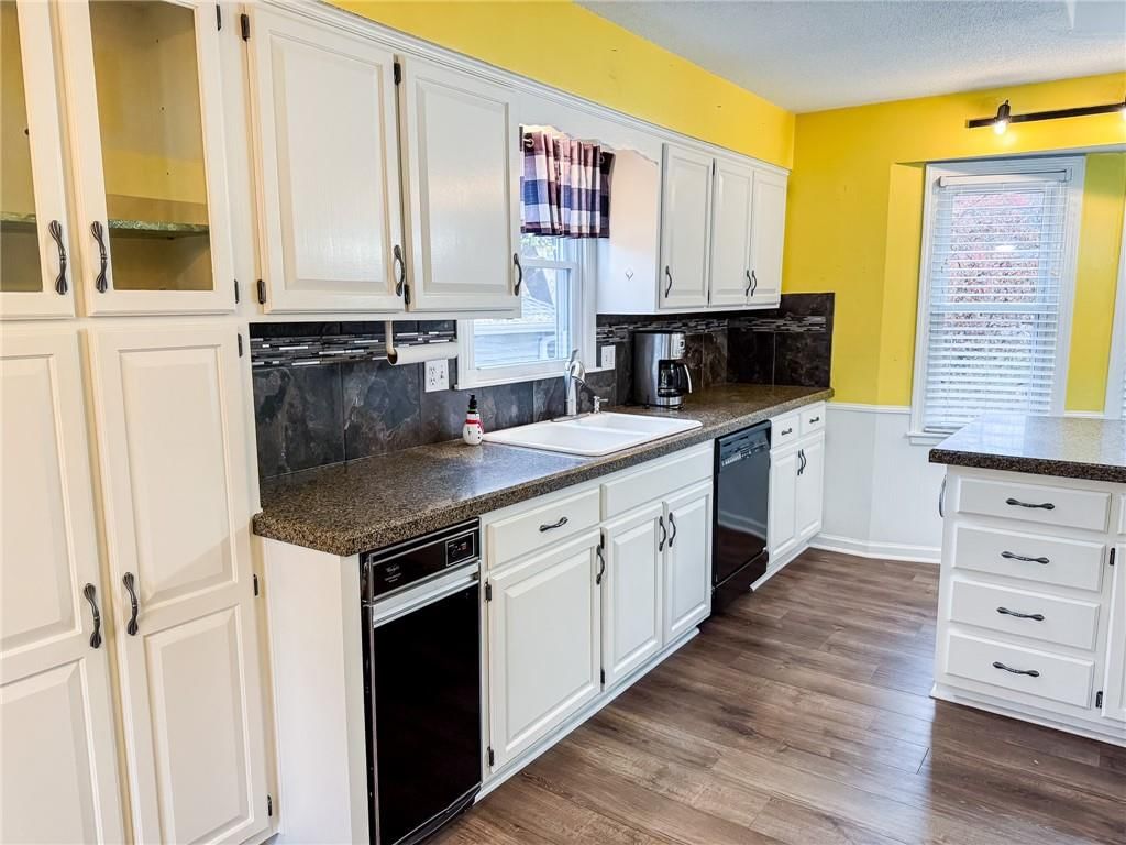 8011 Gillette Street — photo 17