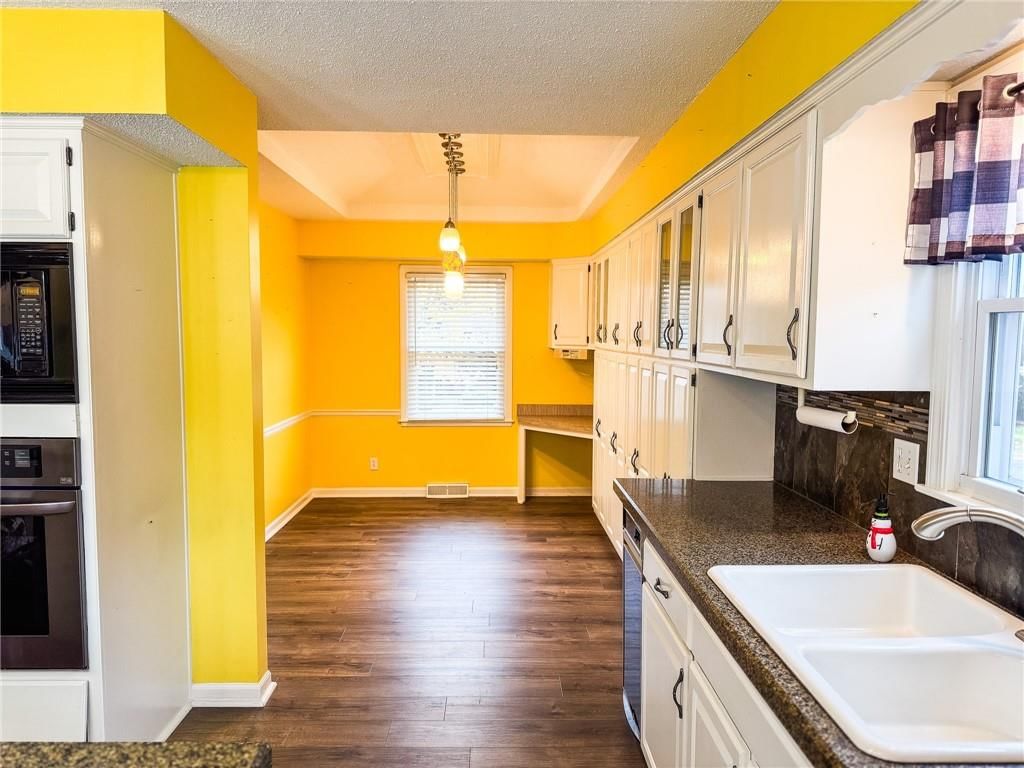 8011 Gillette Street — photo 18