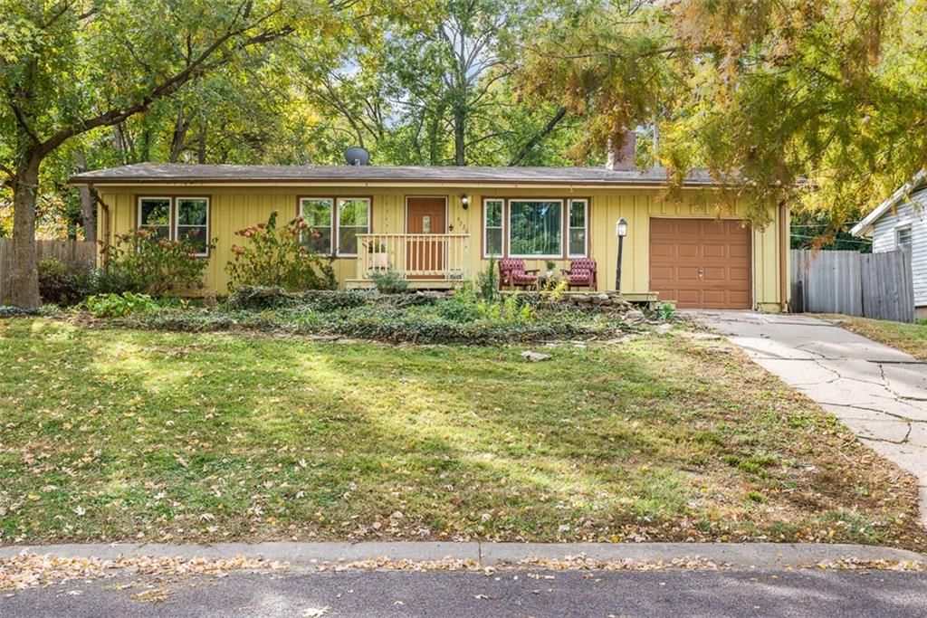 6720 Hadley Lane, Overland Park, KS