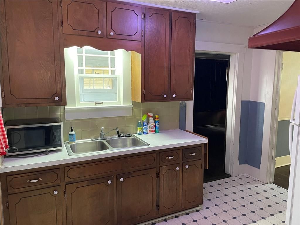 1439 Central Street — photo 9