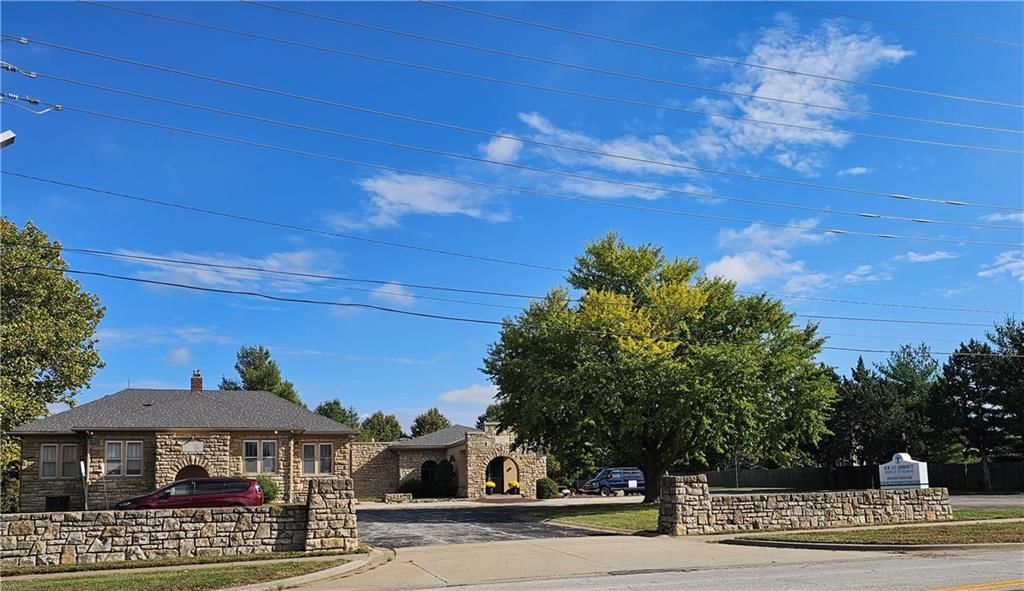 14214 W 63rd Street — photo 36