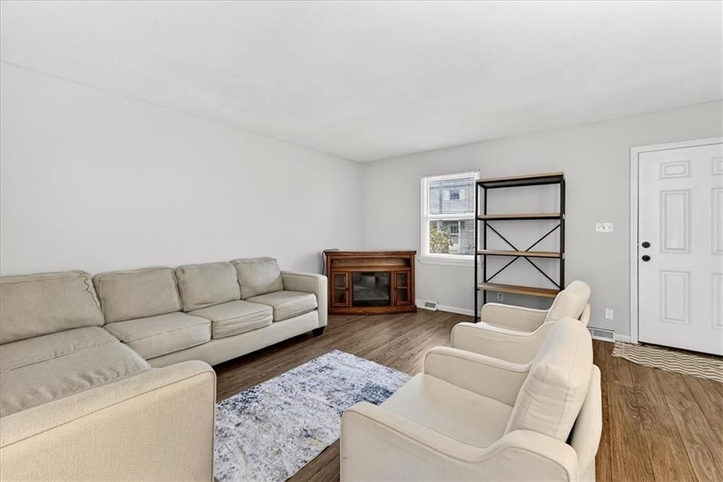 5926 E 129th Street — photo 7