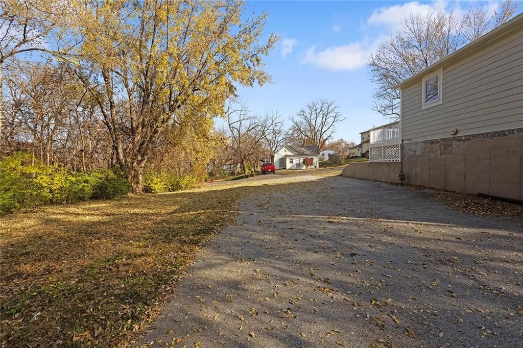 1508 3rd Avenue — photo 30