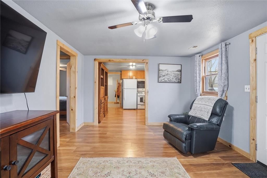 230 Elmore Street — photo 11