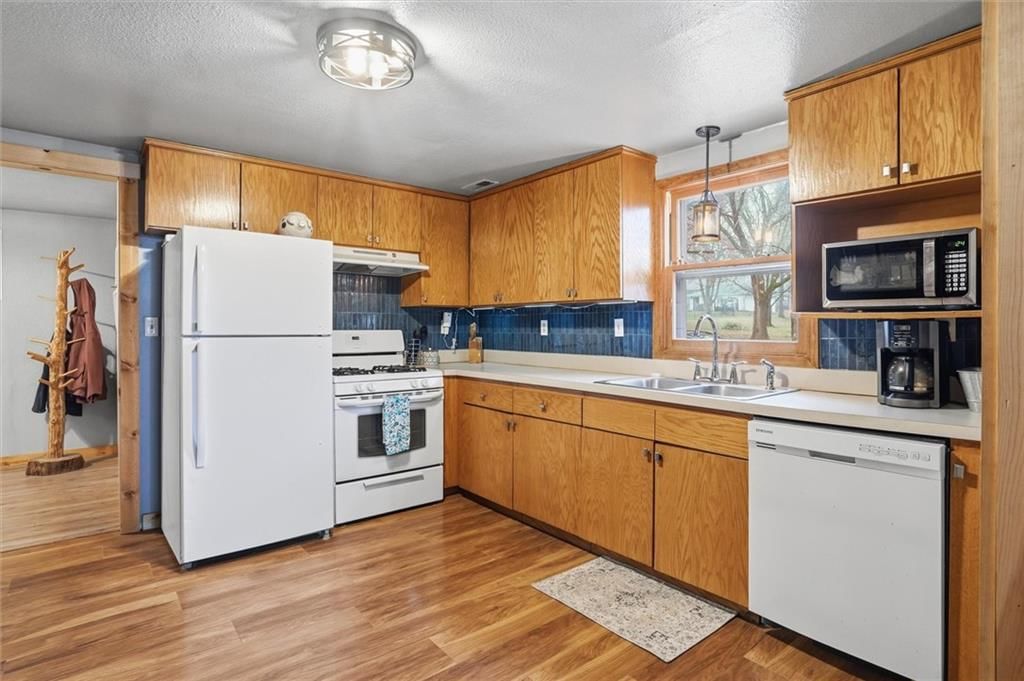 230 Elmore Street — photo 12