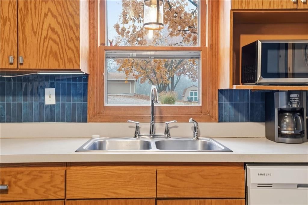 230 Elmore Street — photo 13