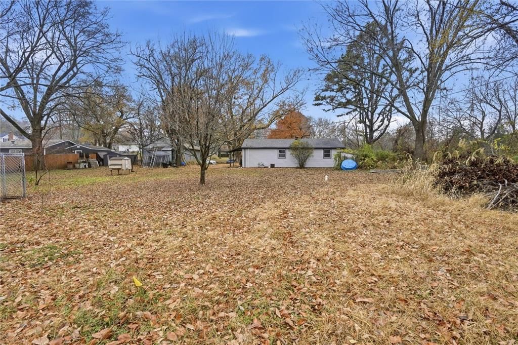 230 Elmore Street — photo 27