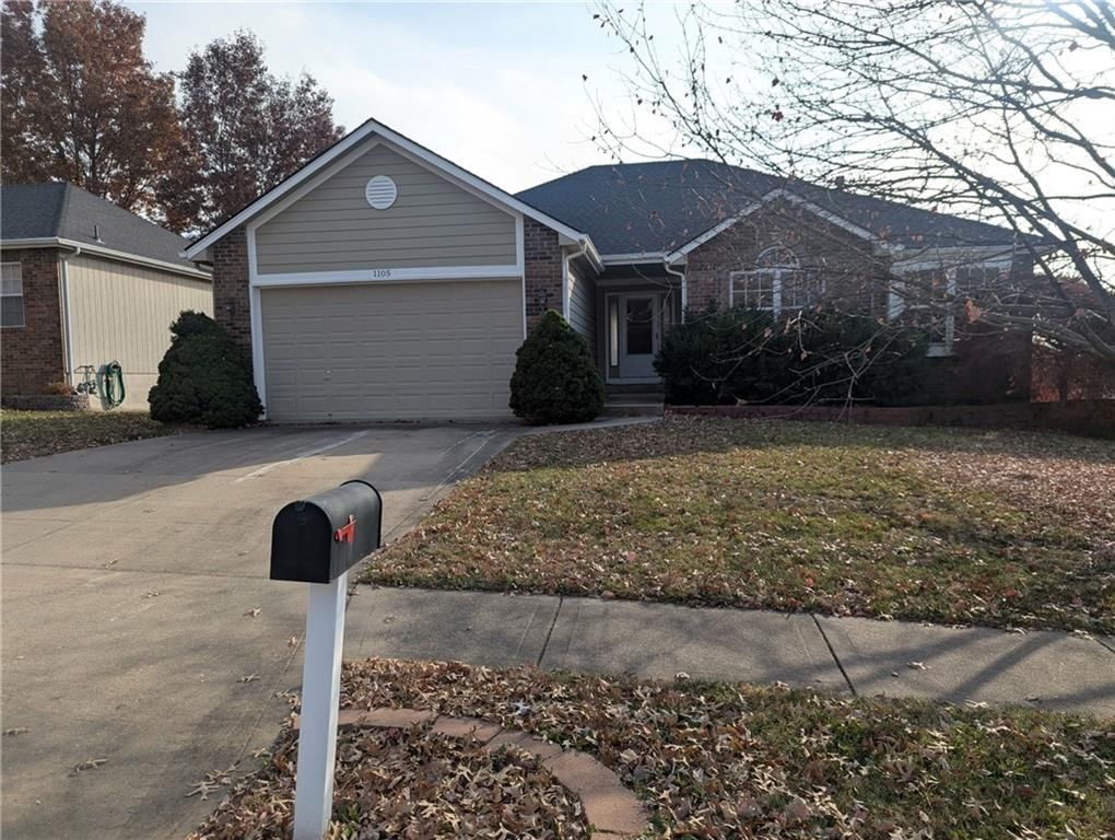 1105 NW SAWGRASS Drive — photo 2