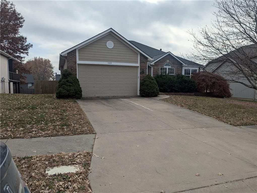 1105 NW SAWGRASS Drive — photo 3