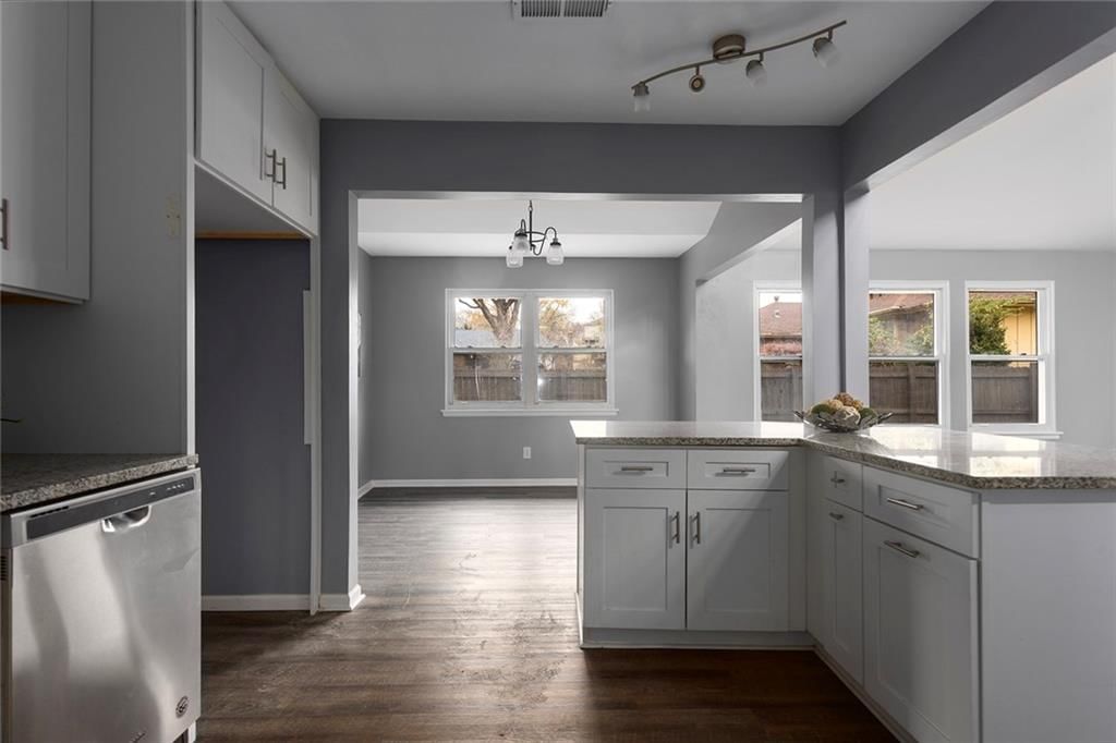 6031 Euclid Avenue — photo 11