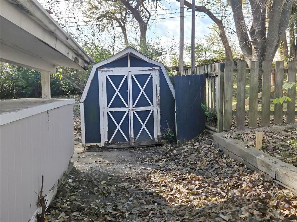 808 E Clark Street — photo 15