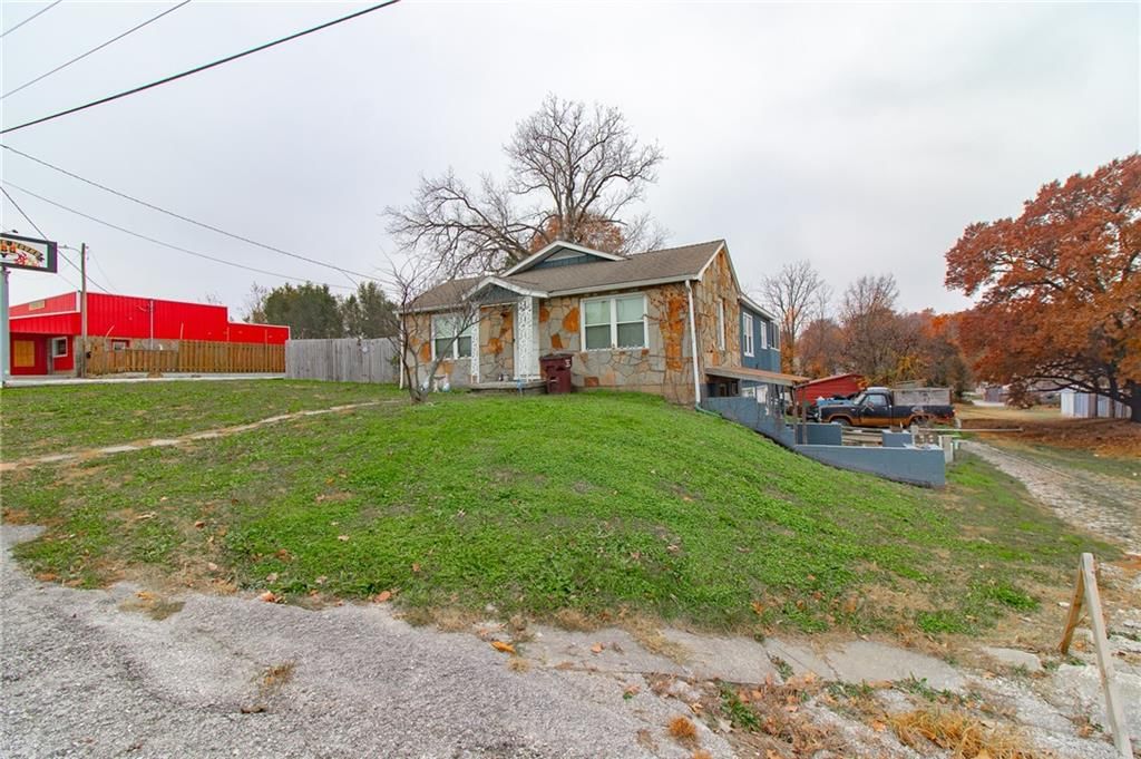 116 W Rives Road — photo 18