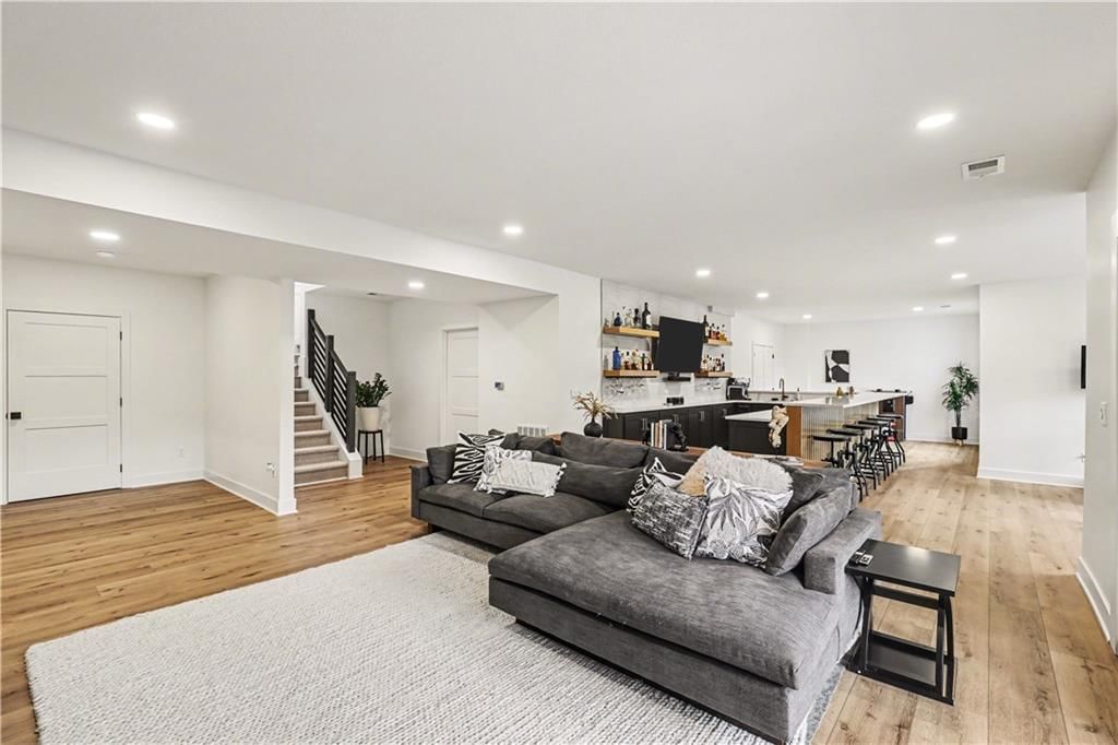9450 Marion Street — photo 30