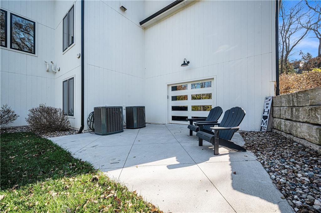 9450 Marion Street — photo 52