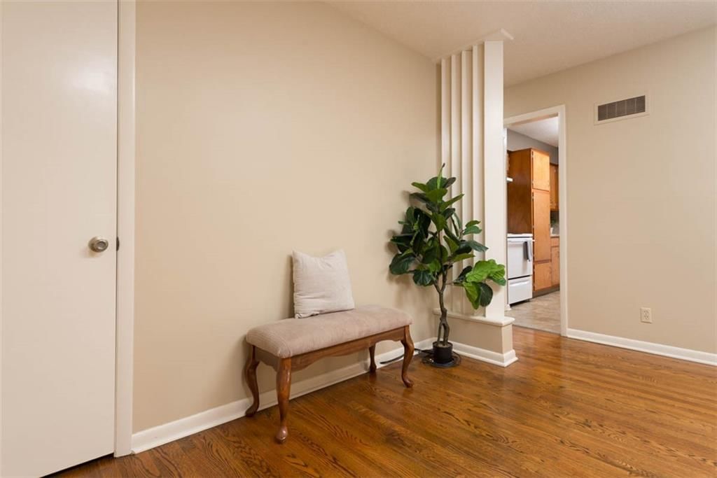 15217 E 43rd Street — photo 5