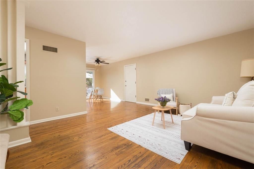 15217 E 43rd Street — photo 6