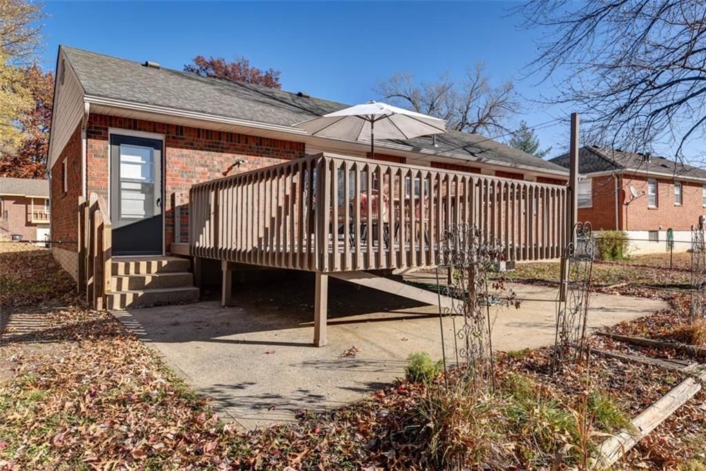 15217 E 43rd Street — photo 34