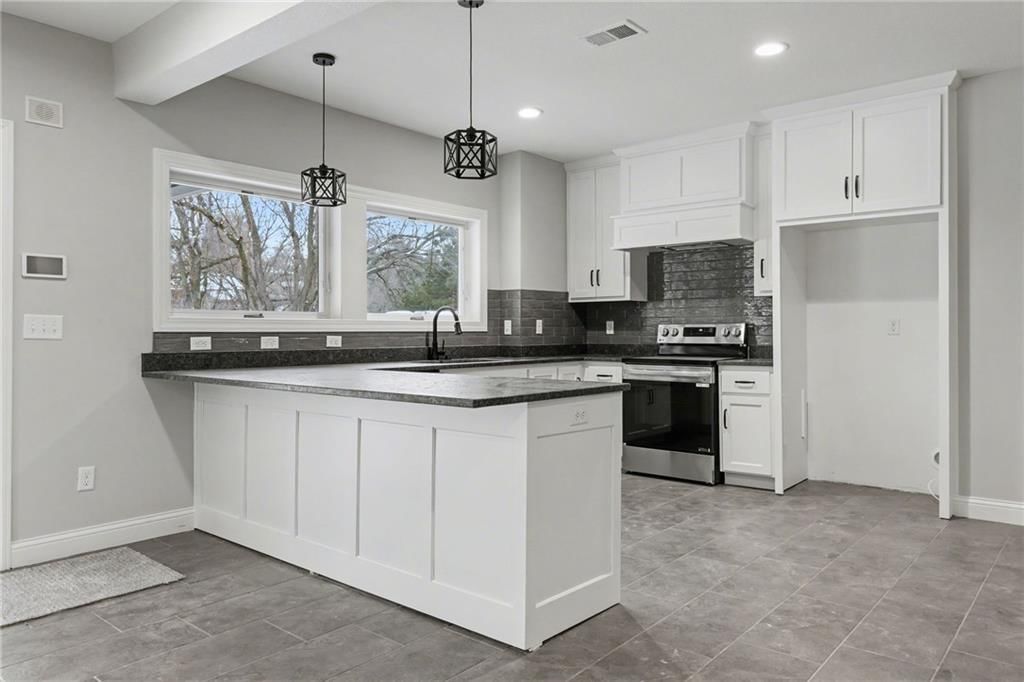 11105 NW 77th Terrace — photo 43