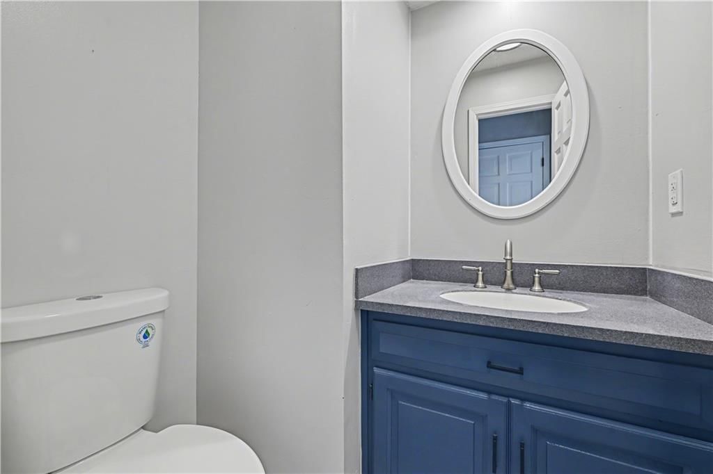 8033 Hall Street — photo 15