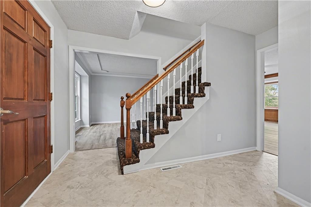 8033 Hall Street — photo 21