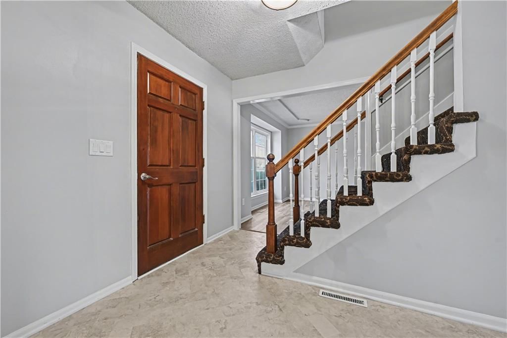 8033 Hall Street — photo 22