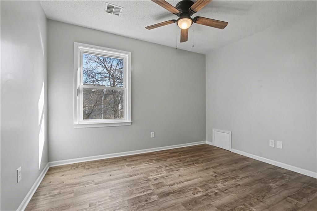 8033 Hall Street — photo 26