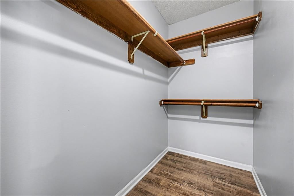8033 Hall Street — photo 27
