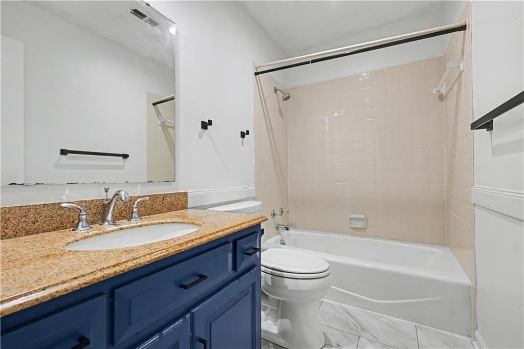 8033 Hall Street — photo 28