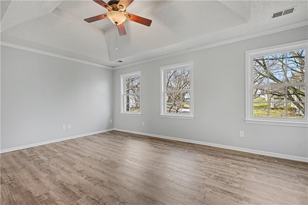 8033 Hall Street — photo 29
