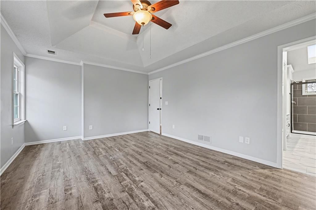 8033 Hall Street — photo 30