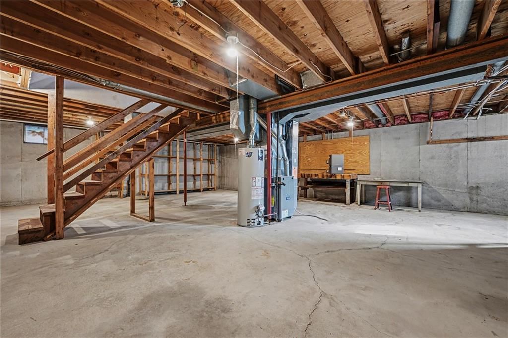8033 Hall Street — photo 35