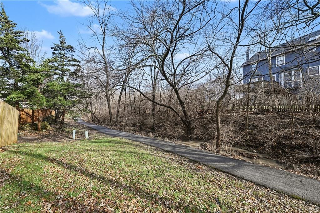 8033 Hall Street — photo 38