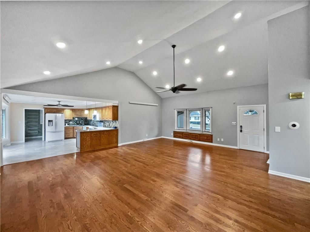 2200 Meadowlark Drive — photo 3